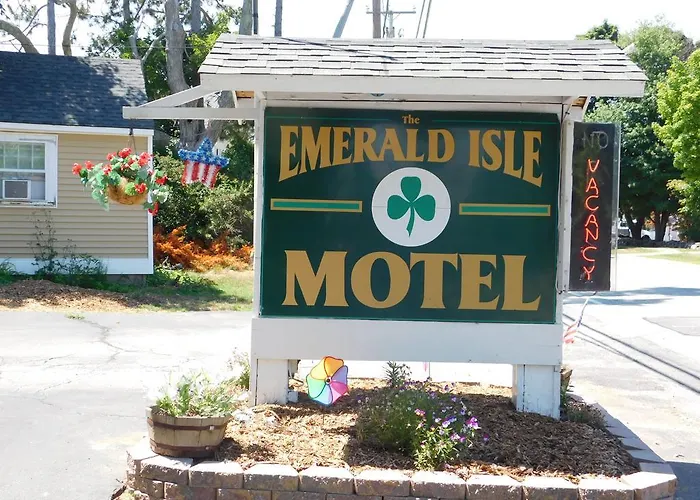Emerald Isle Inn - Hampton